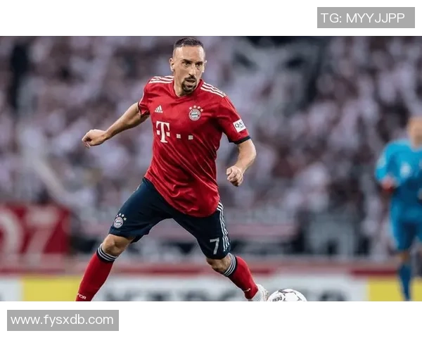 感动人心的足球传奇瞬间，球星们用汗水与坚韧谱写不朽辉煌